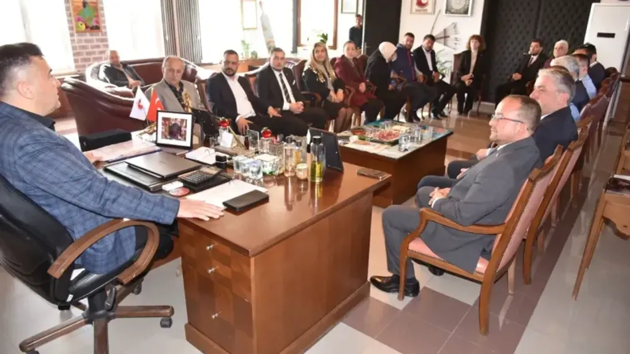 Eğirdir AK Parti Teşkilatından Başkan Özer'e Ziyaret
