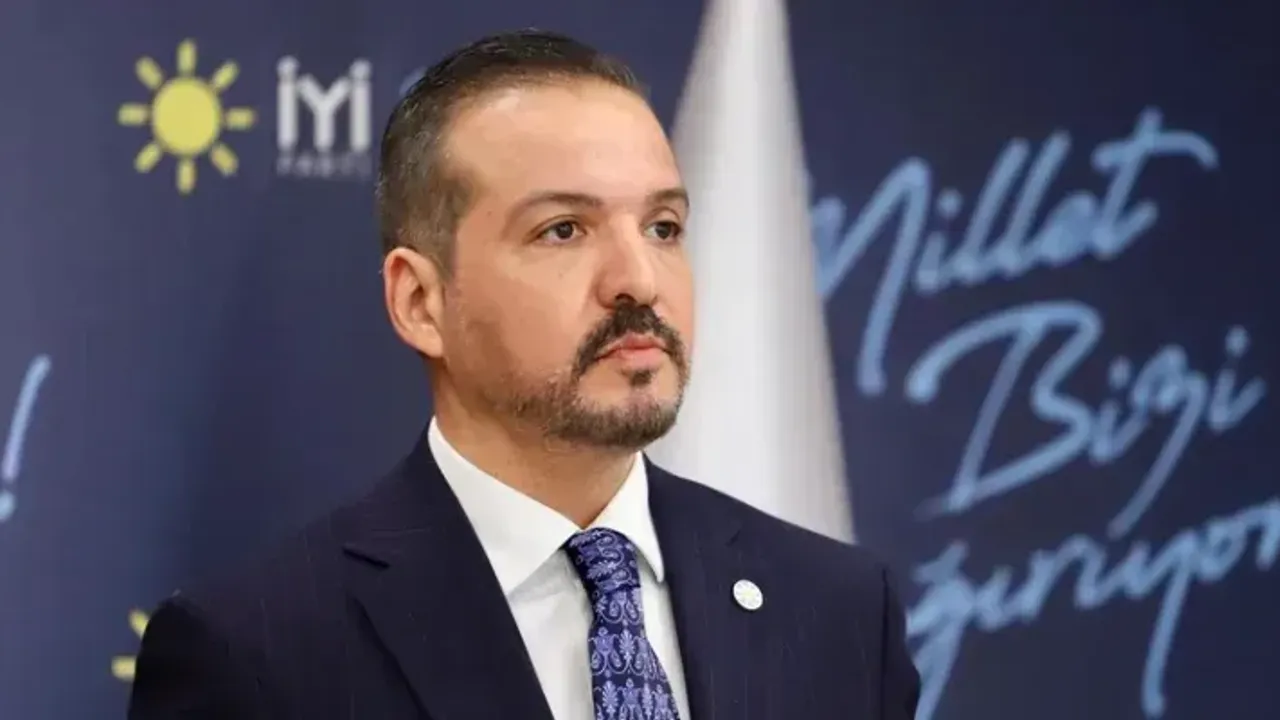 İyi Parti'de istifa depremi!