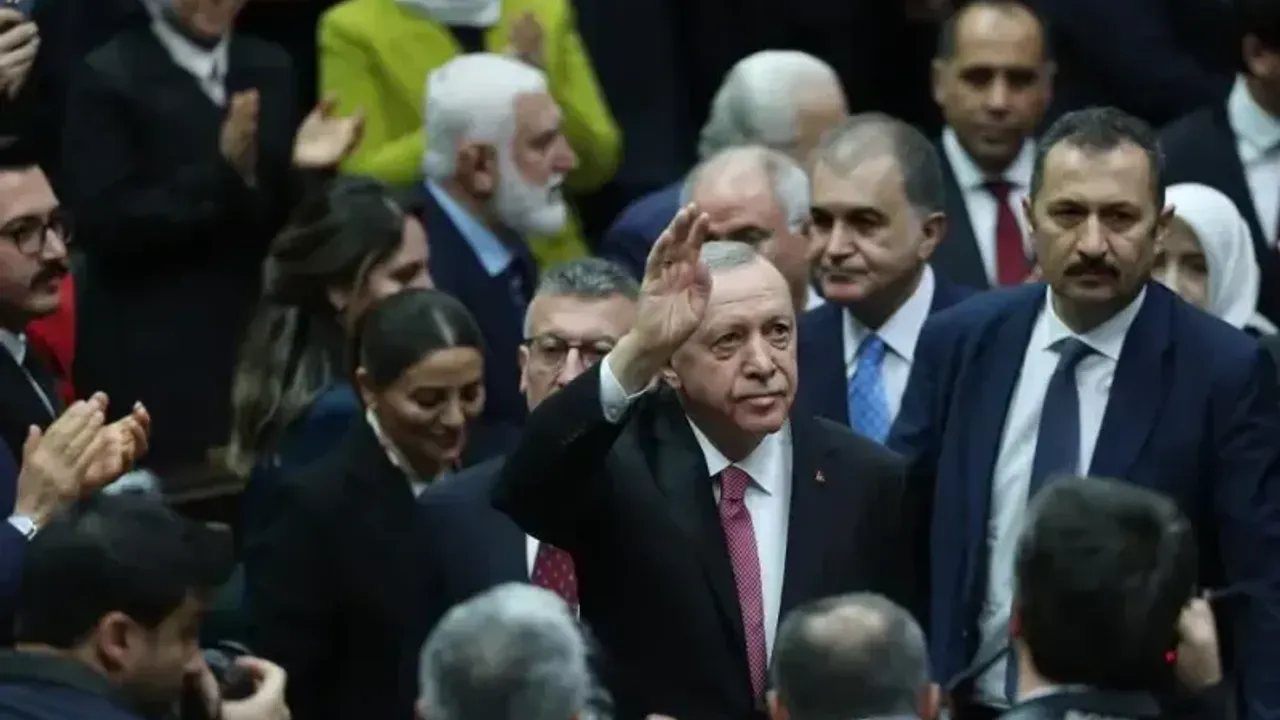 Siyasi kulisleri sallayan iddia! 17 vekil AK Parti’ye mi geçecek?