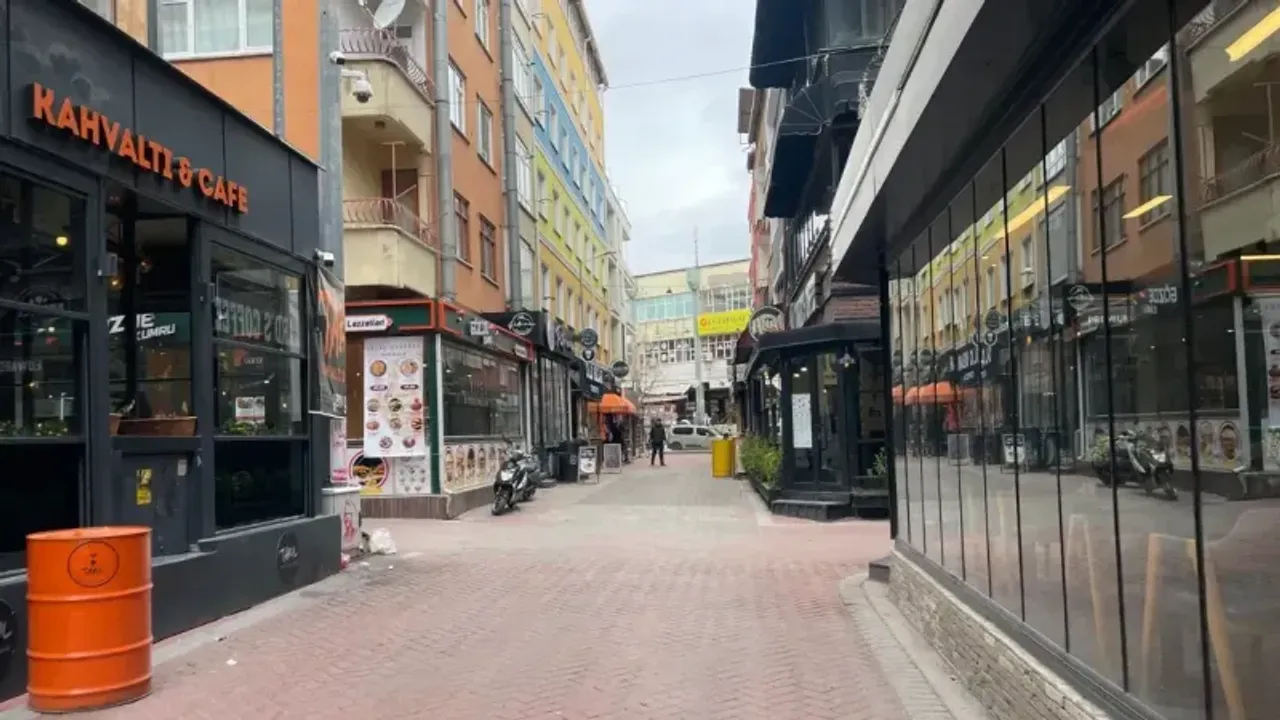 Sokaklarda Sessizlik Hâkim