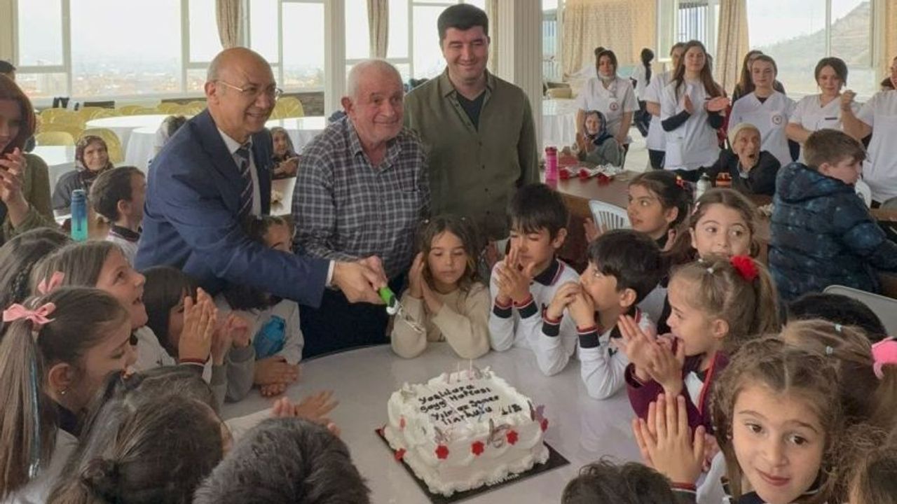 Minik Öğrencilerden Anlamlı Ziyaret
