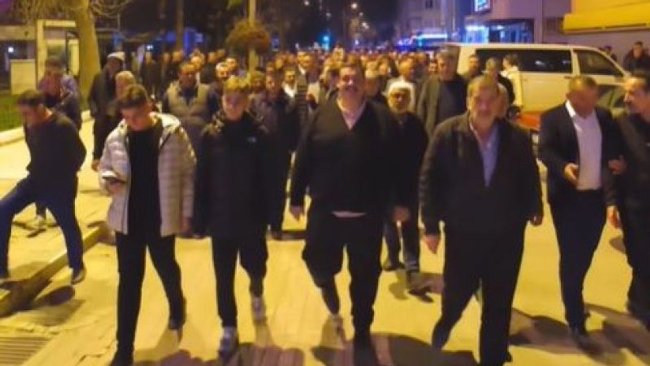 Başkan Kodal, Çınaraltında hemşerileriyle buluştu
