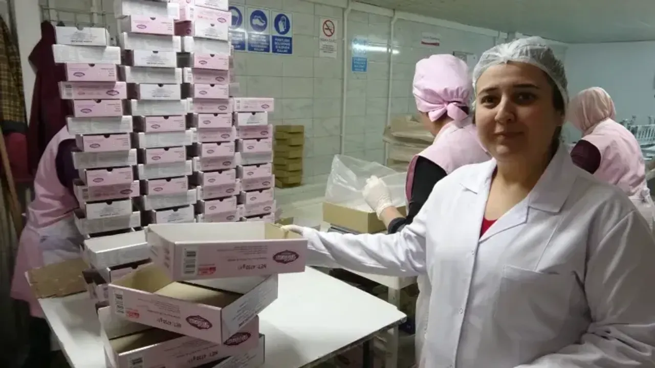 Isparta'da bayram öncesi gül lokumu satışları arttı