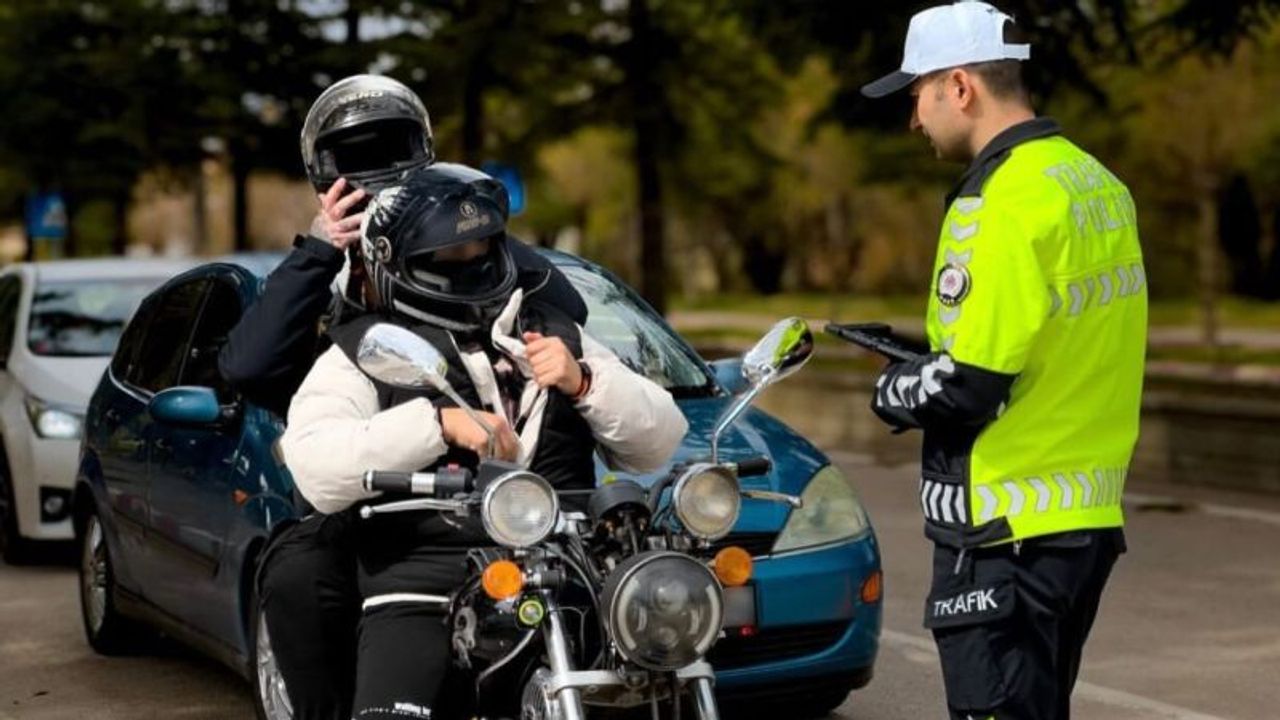 Isparta'da 4 günlük trafik denetimlerinde bin 605 sürücüye ceza kesildi