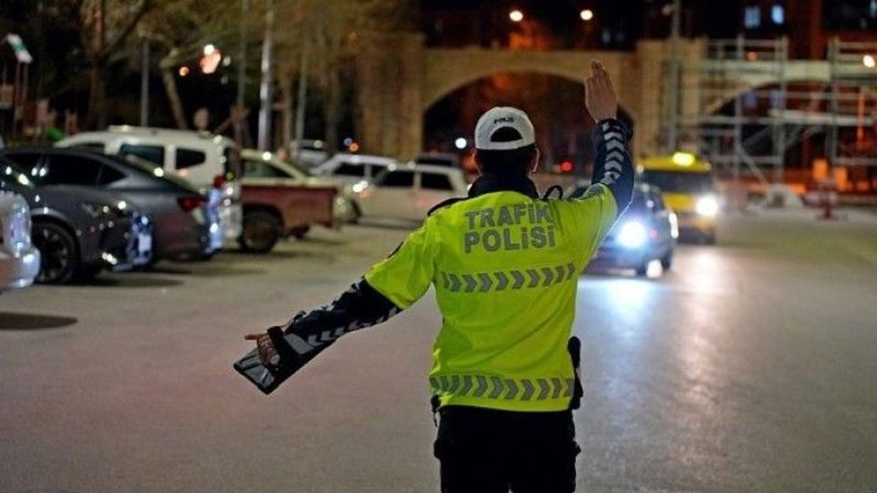 Isparta'da asayiş ve trafik denetiminde 7 araç sürücüsüne ceza