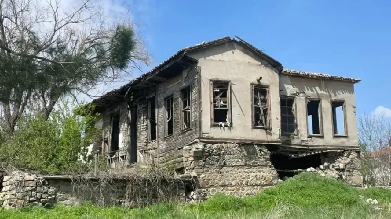 Restore Edilmeyi Bekleyen Evlere Bir Yenisi Daha Eklendi