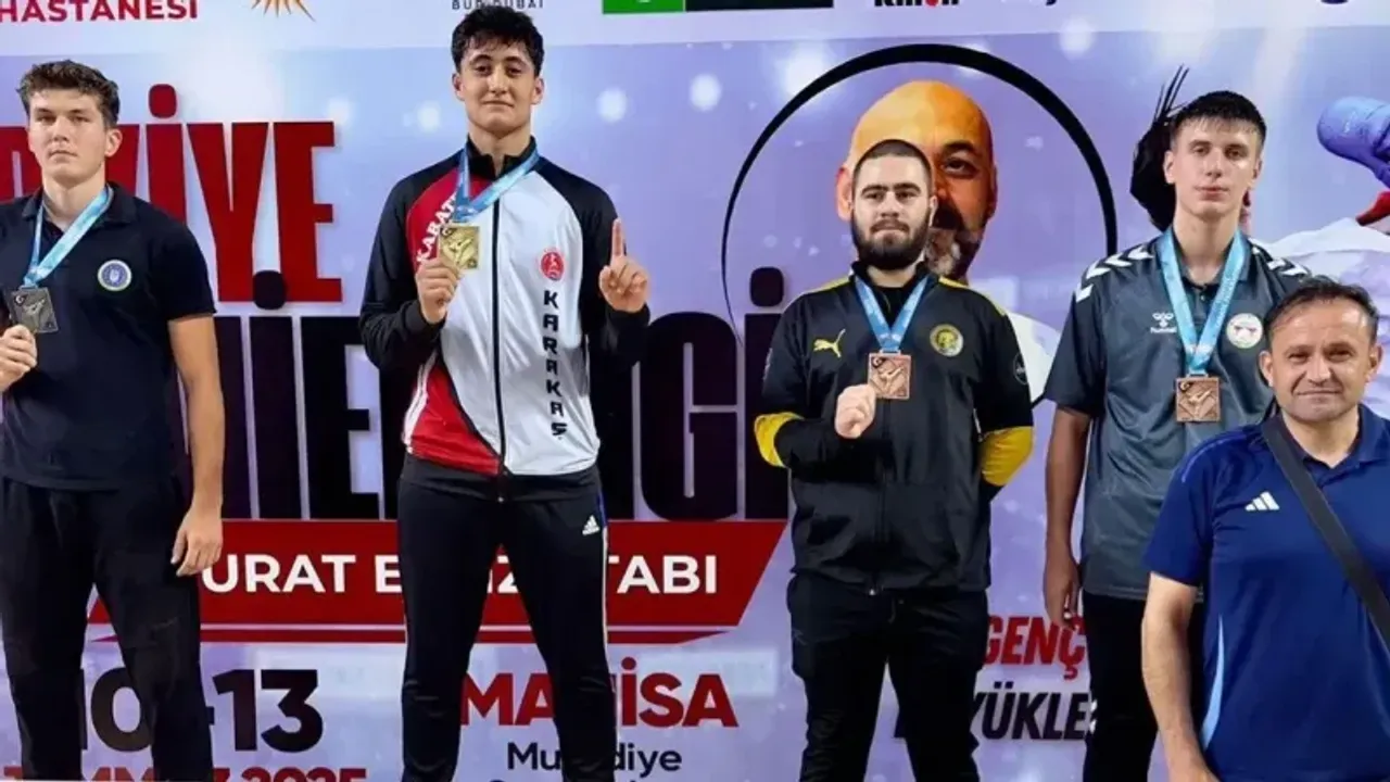 U21 Premier Lig Şampiyonu Ahmet Mert Karakaş