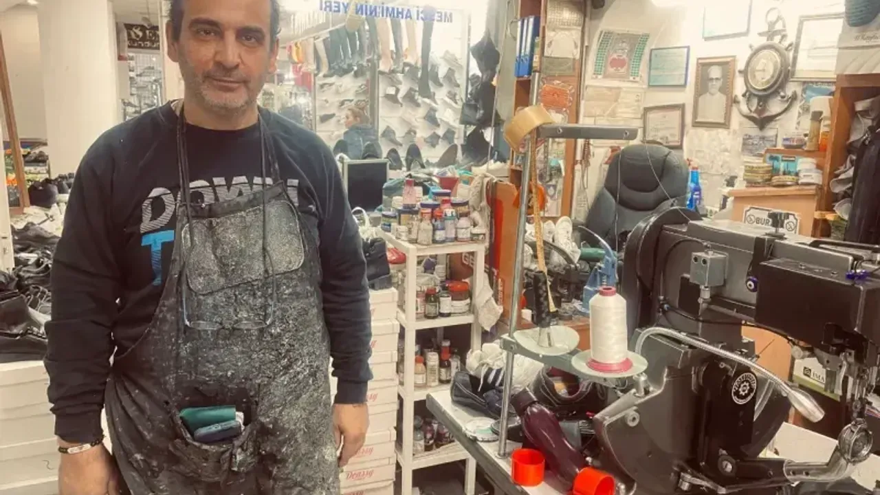 Tasarruf İçin Vatandaşalar Ayakkabılarını Tamir Ettiriyor