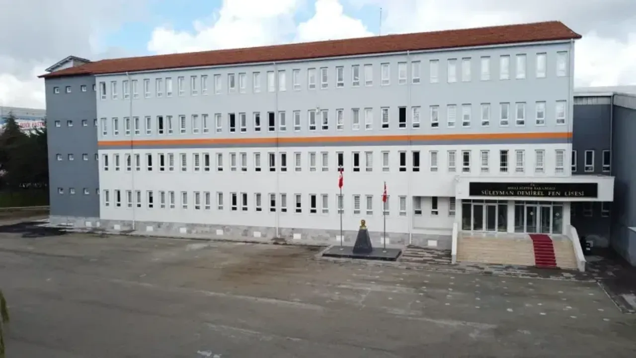 SD Fen Lisesi Puan Kaybediyor!