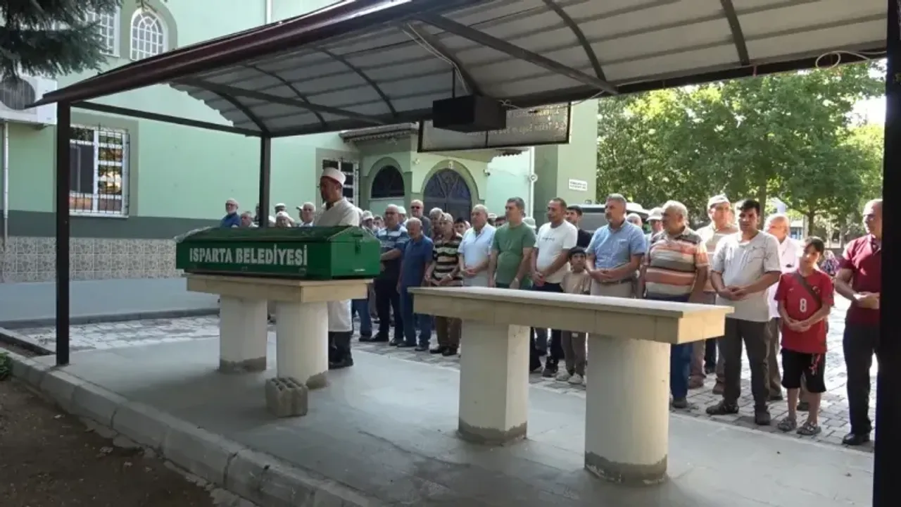  Eski eşi tarafından öldürülen 4 çocuk annesi son yolculuğuna uğurlandı