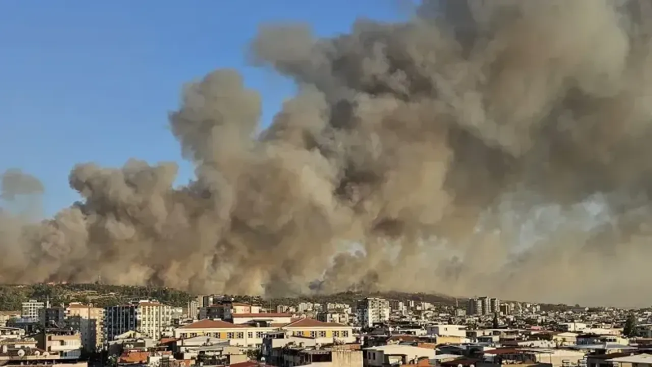 İzmir Buca’da Orman Yangını! Havadan ve Karadan Müdahale Sürüyor