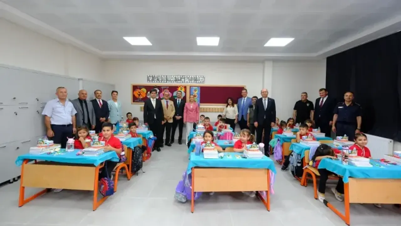 Burdur'da 41 bin 405 öğrenci için ders zili çaldı