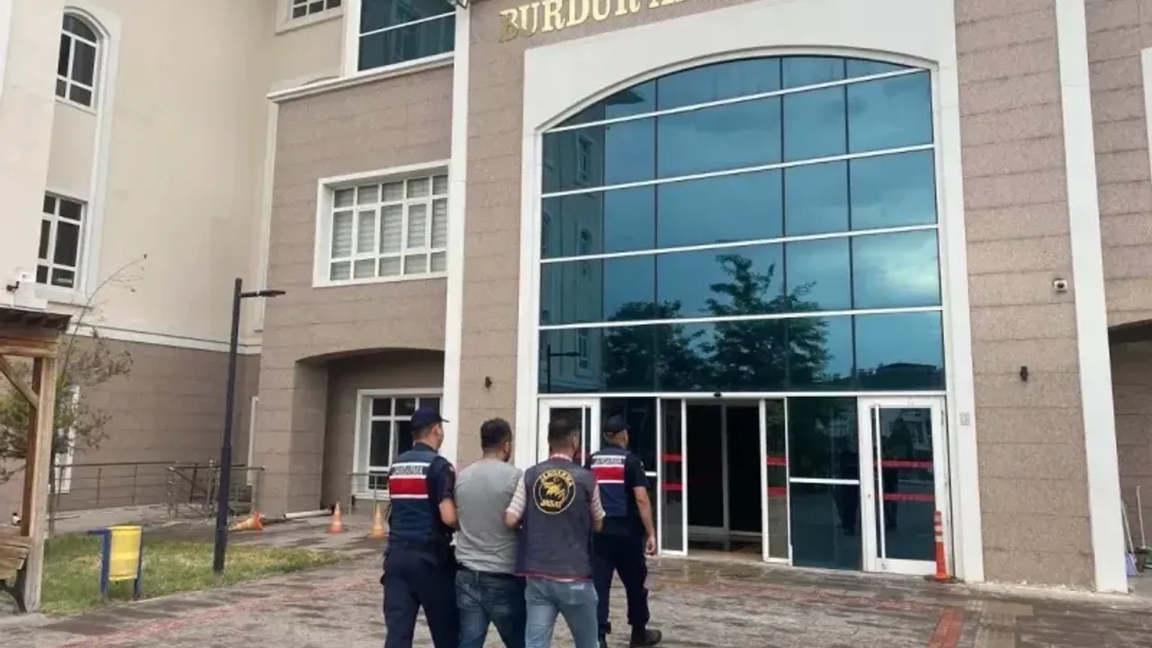Burdur'da aranan 25 şahıs yakalandı