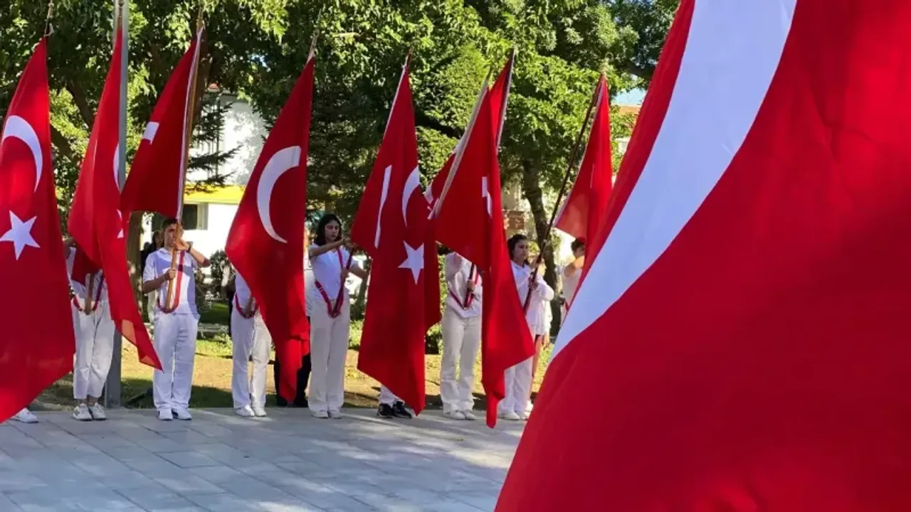 19 Eylül Gaziler Günü’nde Atatürk Anıtına Çelenk Sunuldu