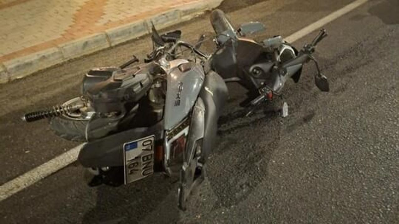 Alanya’da otomobil ile çarpışan motosikletli hayatını kaybetti