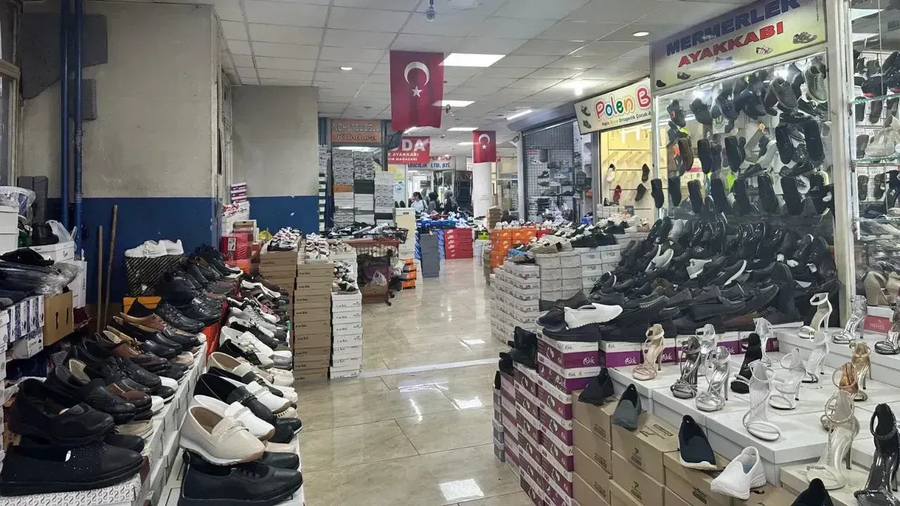 Ayakkabıcılar Sitesi Esnafı Zorlu Dönemden Geçiyor