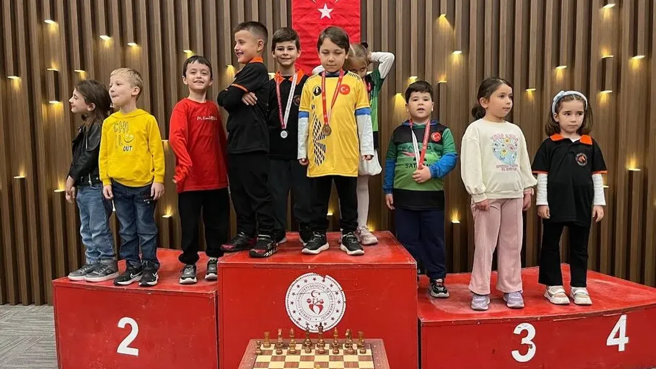 Cumhuriyet Kupası’nda Hamleler Dostluk İçin Yapıldı!