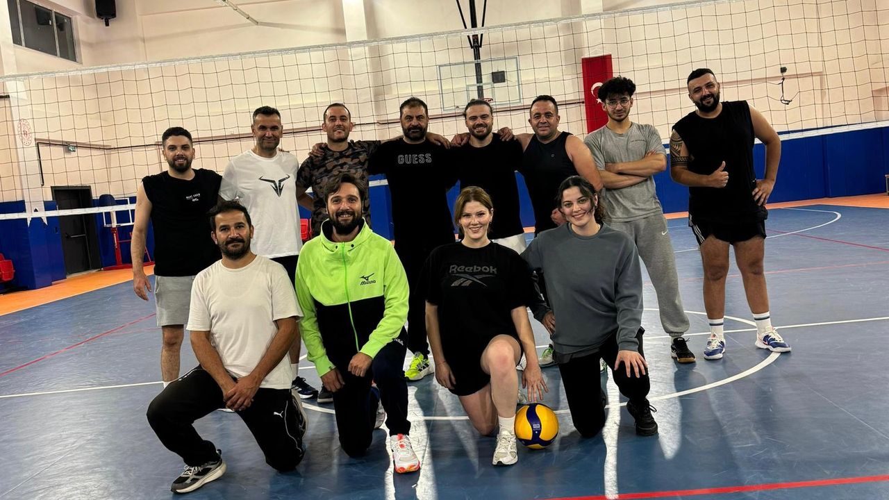 Cumhuriyet Coşkusu Sahada: “Filenin Efendileri”nden Örnek Davranış!