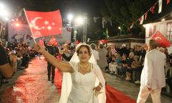 Antalya'da 60 yaş üstü öğrenciler podyumda mankenlere taş çıkardı