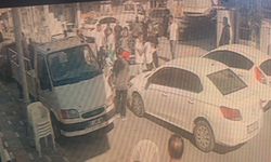 Motosikletli, önüne çıkan motosiklete çarpmamak isterken yola savruldu