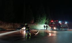 Burdur'da seyir halindeyken yanan otomobil kullanılmaz hale geldi