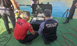 Baraj gölünde kaybolan İrlandalı turisti arama çalışmaları 4. gününde devam etti: Sualtı dron ve robotla arandı