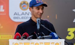 3'üncü kez Dünya Şampiyonu olan Toprak Razgatlıoğlu, memleketi Alanya'da coşkuyla karşılandı