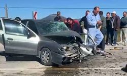 Burdur'da 2 otomobil kafa kafaya çarpıştı: 3 yaralı