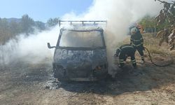 Burdur'da yanan kamyonet kullanılmaz hale geldi