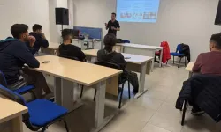 Isparta KYK’da Öğrencilere Sosyal Medya Eğitimi