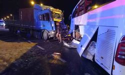 Isparta firmasına ait tur otobüsü kaza yaptı