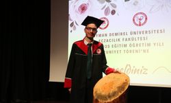 SDÜ Eczacılık Fakültesi Mezunu Türkiye Genelinde İlk 10’da Yer Aldı