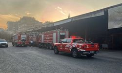 Antalya'da sebze ve meyve deposunda yangın