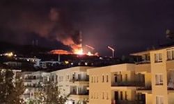 Alev alev yanan mutfak tüpü yüklü kamyonet küle döndü