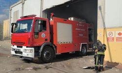 Antalya'da geri dönüşüm fabrikasındaki yangın korkuttu