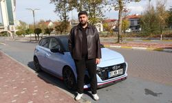 Kadın şoförün kullandığı otobüsün önünü kesen genç, "maganda" ilan edilmesine tepki gösterdi