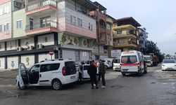 Antalya'da hafif ticari araç ile otomobil çarpıştı: 1 yaralı