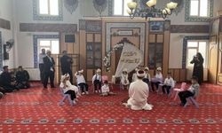 Gelendost’ta Miniklere Kur’an ve Ahlak Eğitimi Başladı