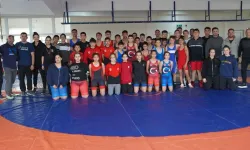 ısparta’da okul sporları güreş heyecanı başladı