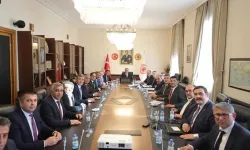 Uluborlu’ya Yarı Olimpik Yüzme Havuzu ve Halı Saha Müjdesi