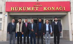 Cami imamını darp ettiler