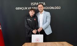 Dünya Üçüncüsü Sporcularımız İl Müdürü Kaya’yı ziyaret etti