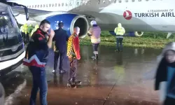 İstanbul'da yolcu uçağı pistten çıktı! İniş sırasında korku dolu anlar... Toprağa saplandı