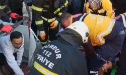 Burdur'da minibüsle üç tekerlekli motosiklet çarpıştı: 2 yaralı