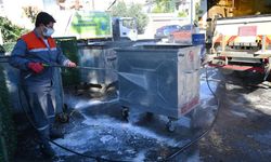 Kemer’de çöp konteynerleri dezenfekte ediliyor