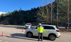 Burdur'da jandarma ekipleri tarafından trafik denetimleri devam ediyor