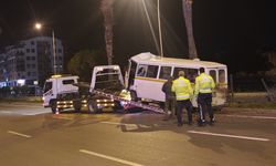 Minibüs refüje çıktı: Alkollü sürücü yaralandı