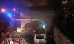 Burdur'da evde çıkan yangın hafif ticari araca sıçradı