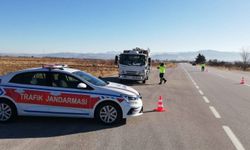 Burdur'da jandarmadan trafik denetimi: 502 araç ve sürücüsüne para cezası