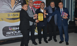 TİNGADER Başkanı Çelik'e Basın Emek ve Onur Ödülü